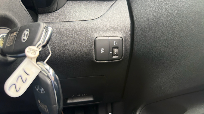 Hyundai i10 1.0 [63] Advance 5dr Auto [Nav] Petrol Hatchback - Image 30